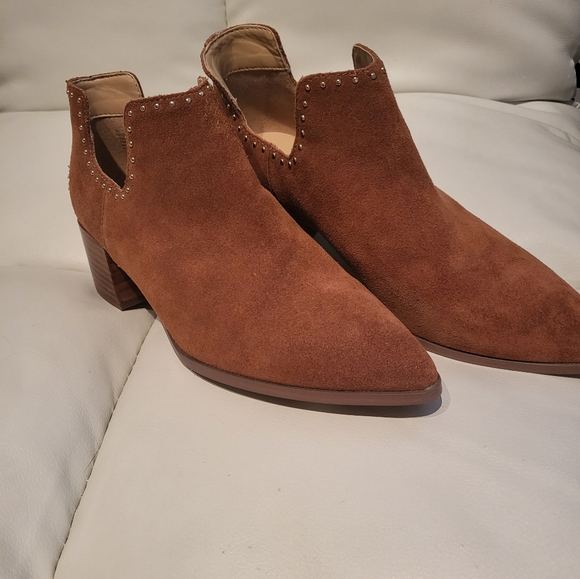 New En Thread  Suede Booties in Brown size 7.5. Retail $129.00 - Picture 3 of 5